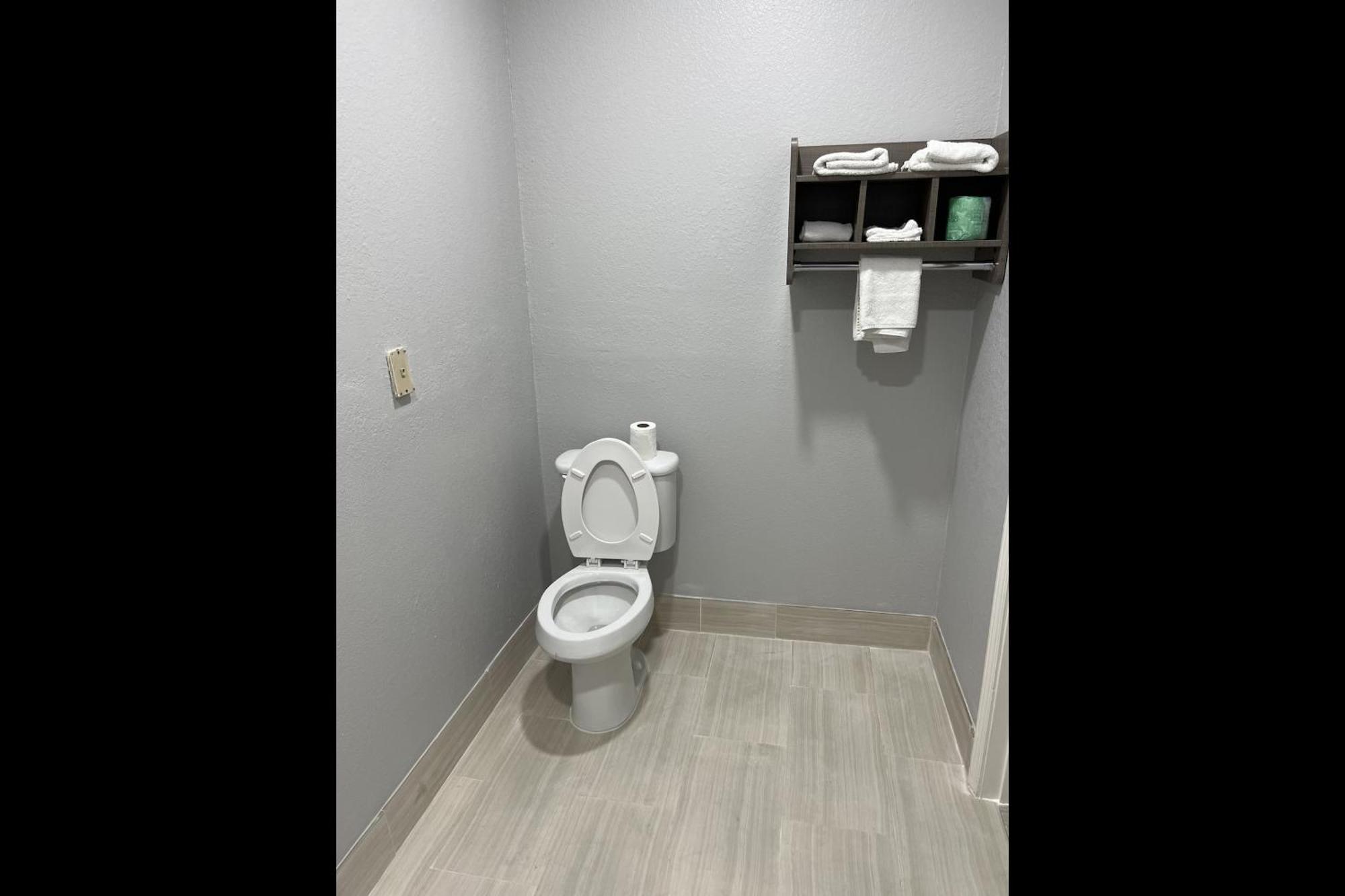 Kiwi Inn Willowbrook Hwy249 Louetta 외부 사진