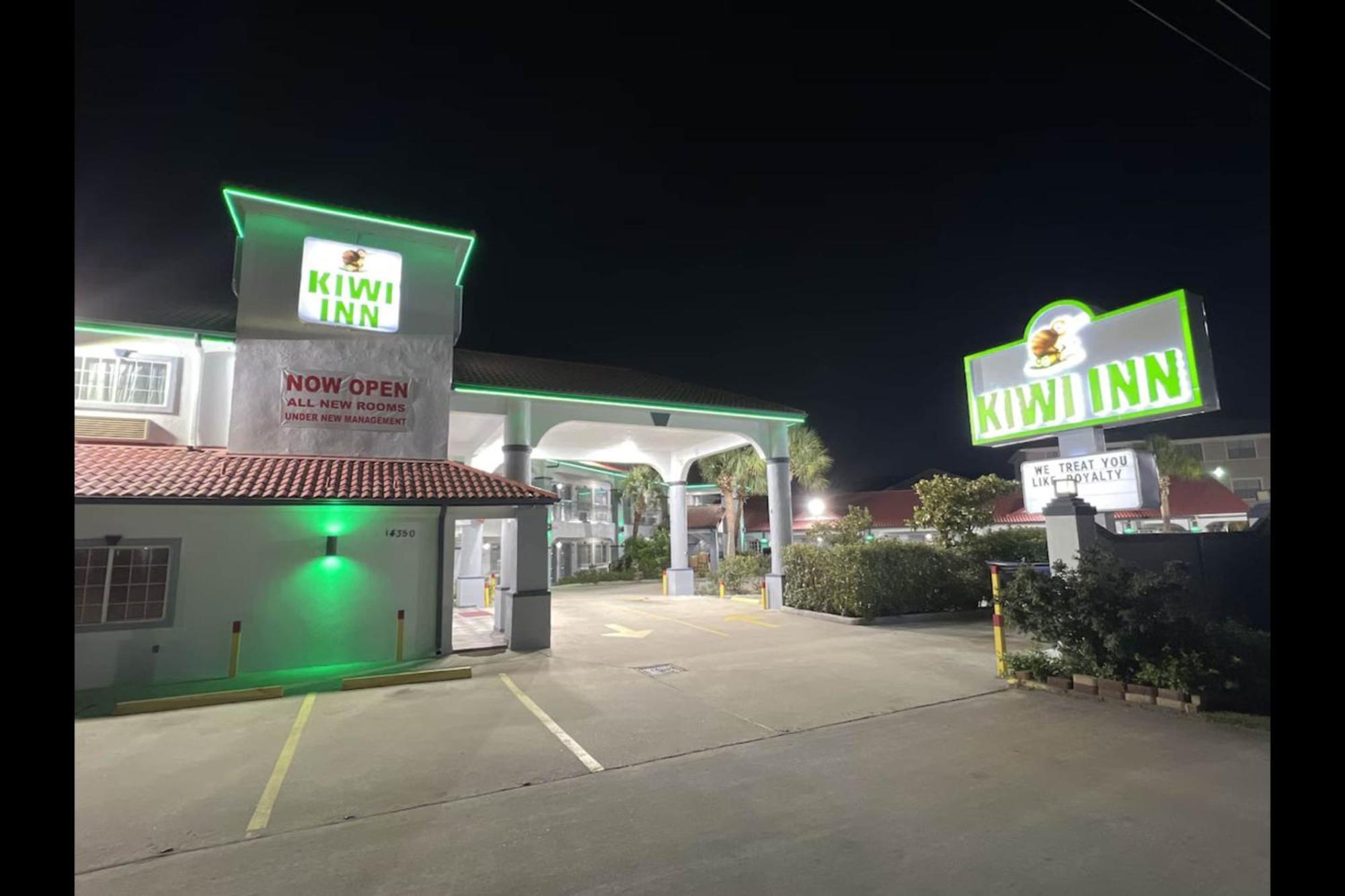 Kiwi Inn Willowbrook Hwy249 Louetta 외부 사진